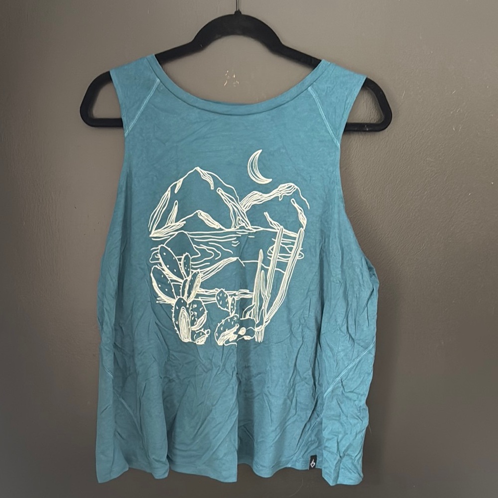 Torrid graphic tank